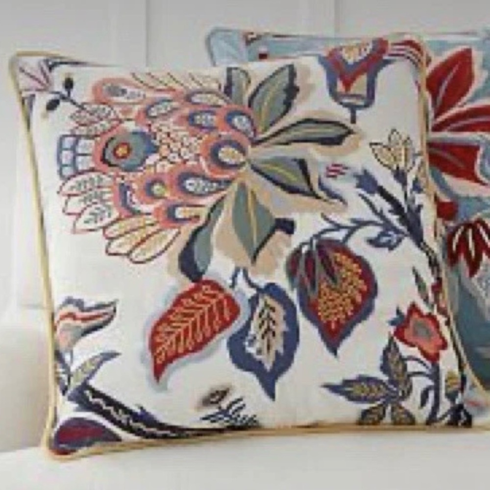 NWT Pottery Barn 22 in Embroidered Adelio Linen Accent Pillow Cover Decorative